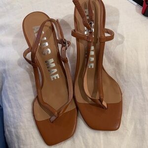 Alias Mae Women's Brown Strappy Sandals